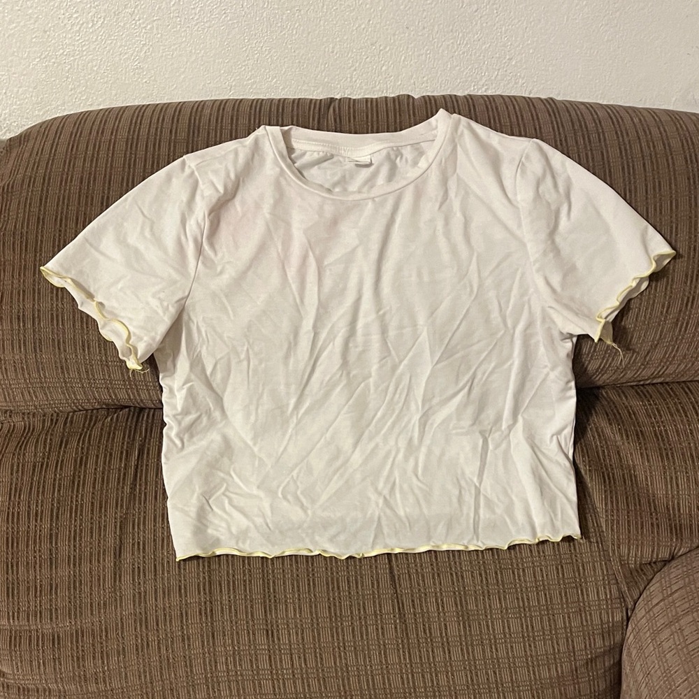 White Cropped Tee with Yellow Scallop Edge